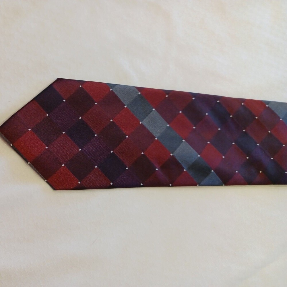 Kenneth Cole Reaction Tie Burgundry  geometric  Pattern Silk Casual Classic Mens